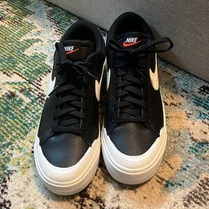 NIKE Court Legacy LIFT — Women’s Size 9